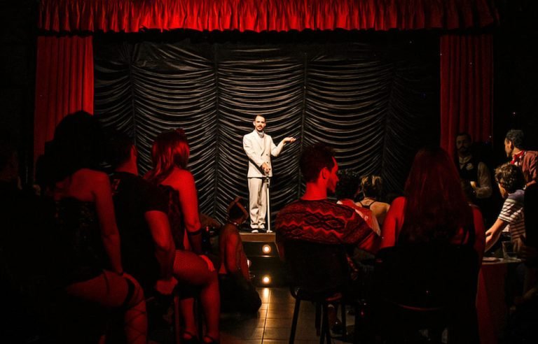 Un cabaret en Medellín hecho para los sentidos